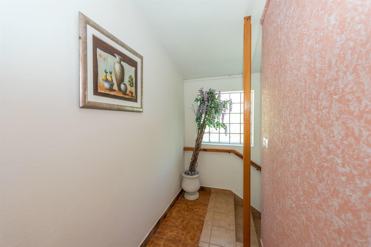 Apartments And Rooms Dragica Starigrad Paklenica Exterior foto