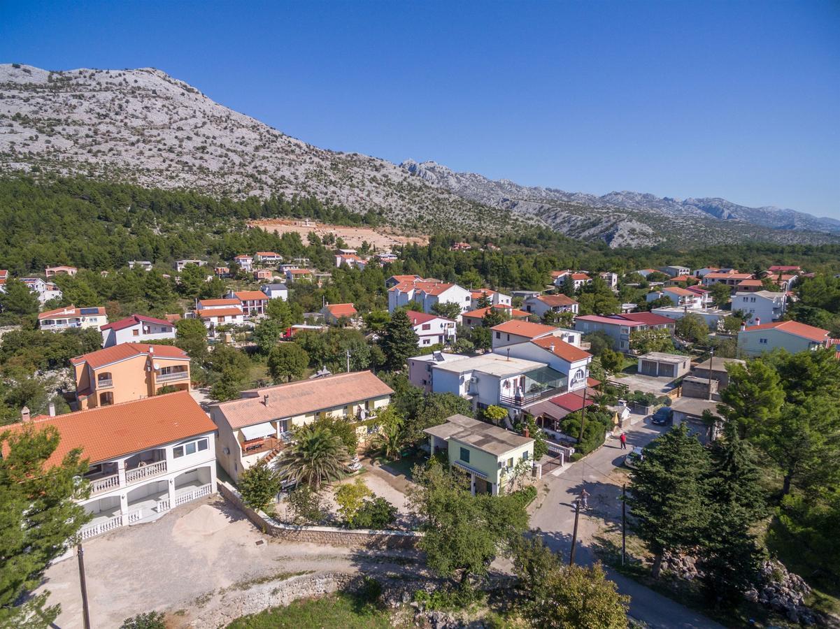 Apartments And Rooms Dragica Starigrad Paklenica Exterior foto